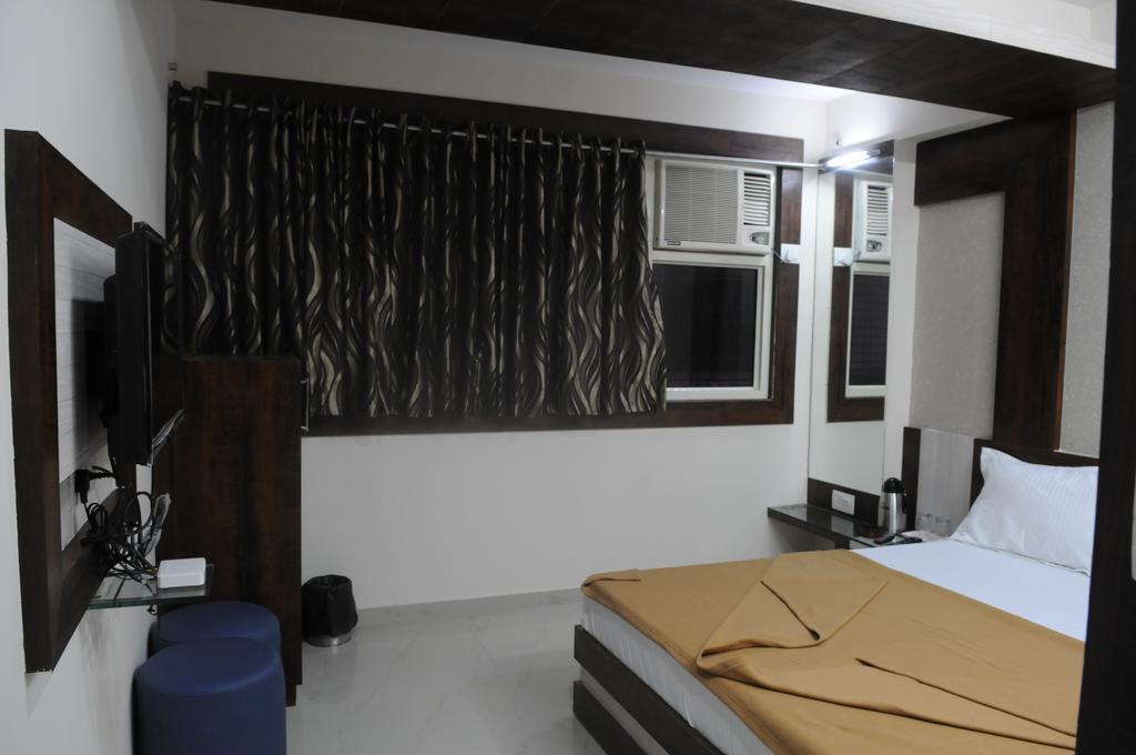 Oyo Hotel Sree Balaji Residency アーメダバード 部屋 写真